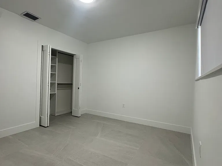 180 W 21st St #180 — Photo 12