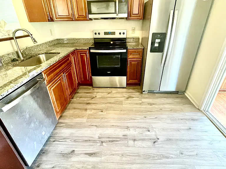 209 Susan Newton Ln — Photo 3