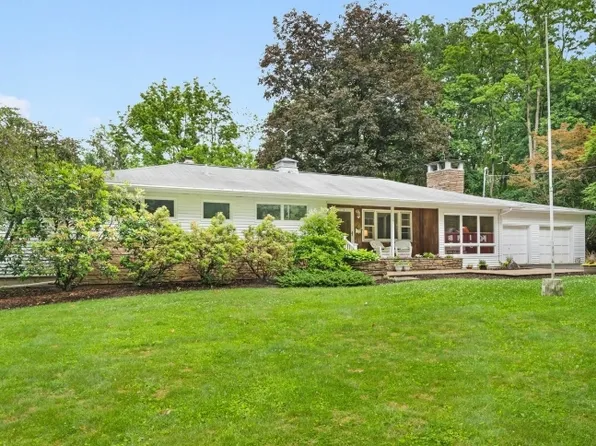 6 Evergreen Pl, Washington Twp., NJ 07840