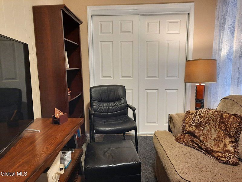 5th image of 1620 4th Avenue