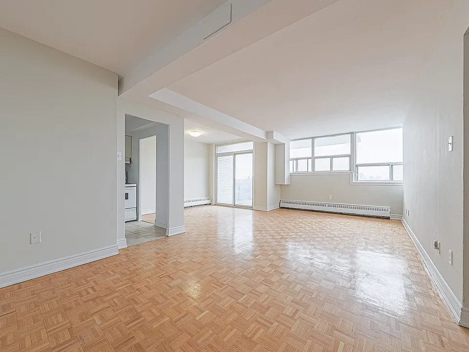 1440 Lawrence Ave W