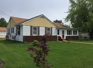 705 Mount Vernon Rd, Fairfield, IL 62837