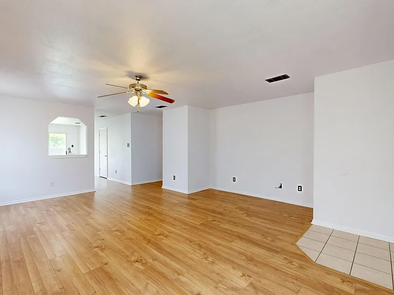 4512 Indigo Dr — Photo 3