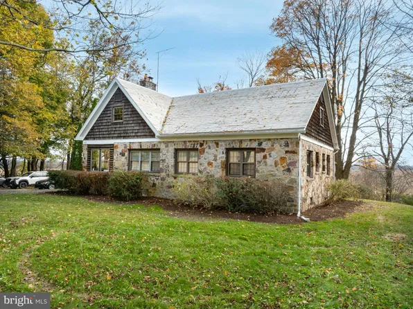 1120 Halfmoon Valley Rd, Port Matilda, PA 16870