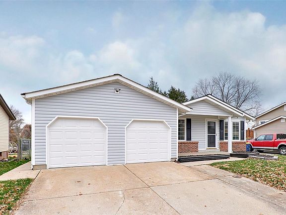 3rd image of 753 Mediterranean Dr