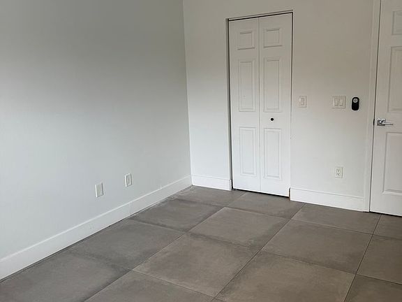 5th image of 4900 Dover Cir Unit 4908