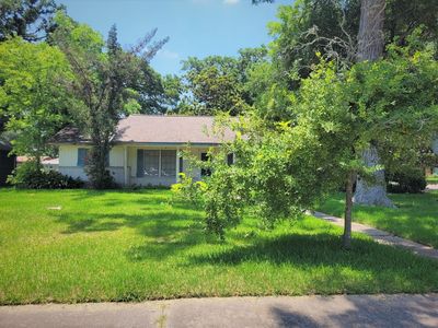 104 Chestnut St, Lake Jackson, TX, 77566