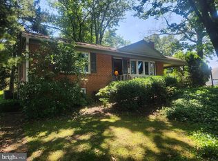 317 S 10th St, Akron, PA 17501