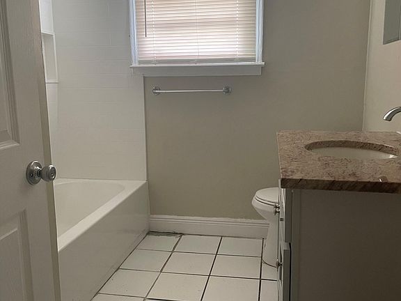 4th image of 5019 Oak Dr #5019