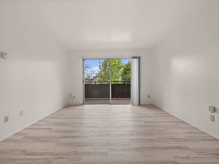 1920 Francisco LLC — Photo 20