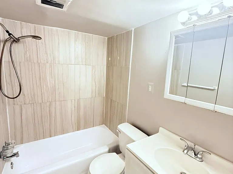 5440 85th Ave #T1 — Photo 7