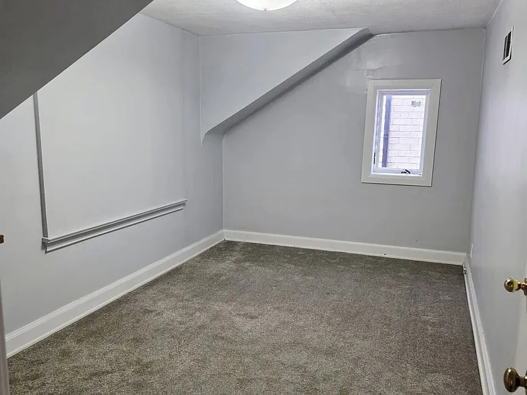 339 Ranee Ave — Photo 3