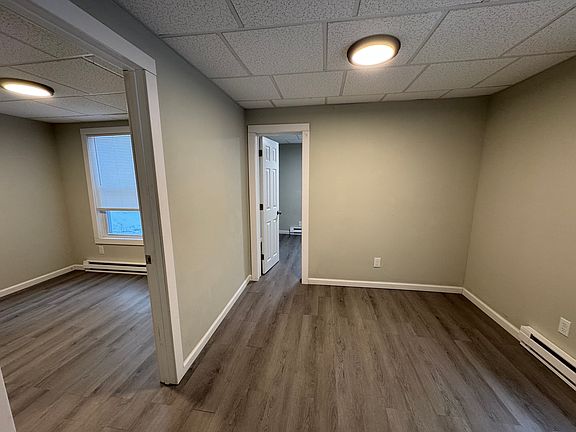 5th image of 82 Bracewell Ave