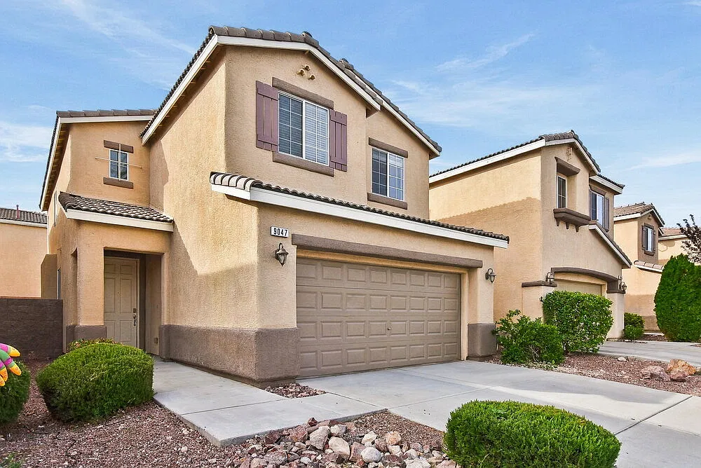 3 bed, 2.5 bath, 1988 sqft, $2,215 — Photo 4