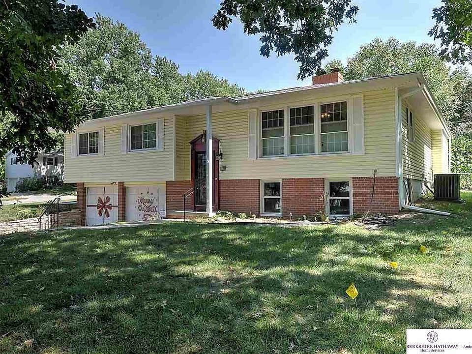 1st image of 3505 S 107th St