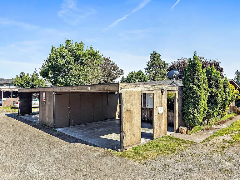 417 22nd St SE #C — Photo 25