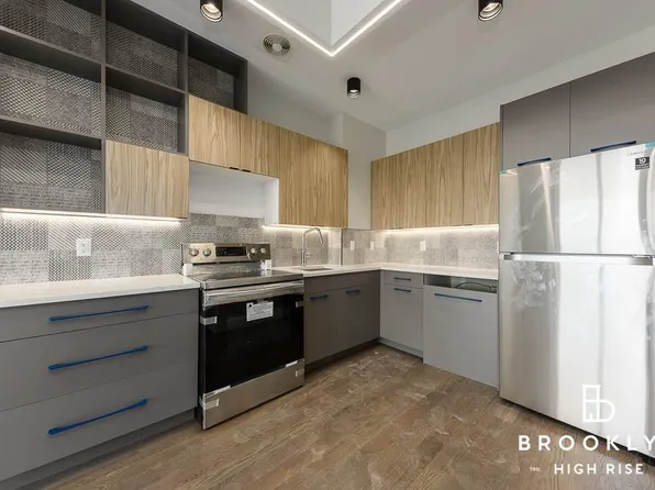 1692 Pacific Street image 8 of 18