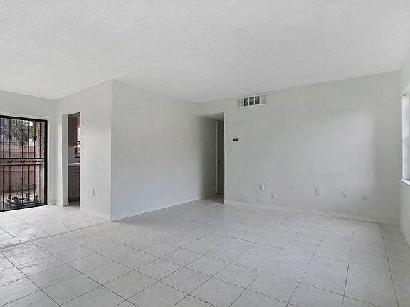 3rd image of 1914 Honour Rd APT 2
