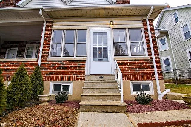 1216 Broadway photo 1
