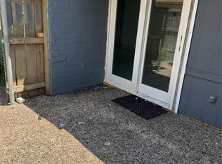 6900 S 1st St APT 104, Austin, TX 78745