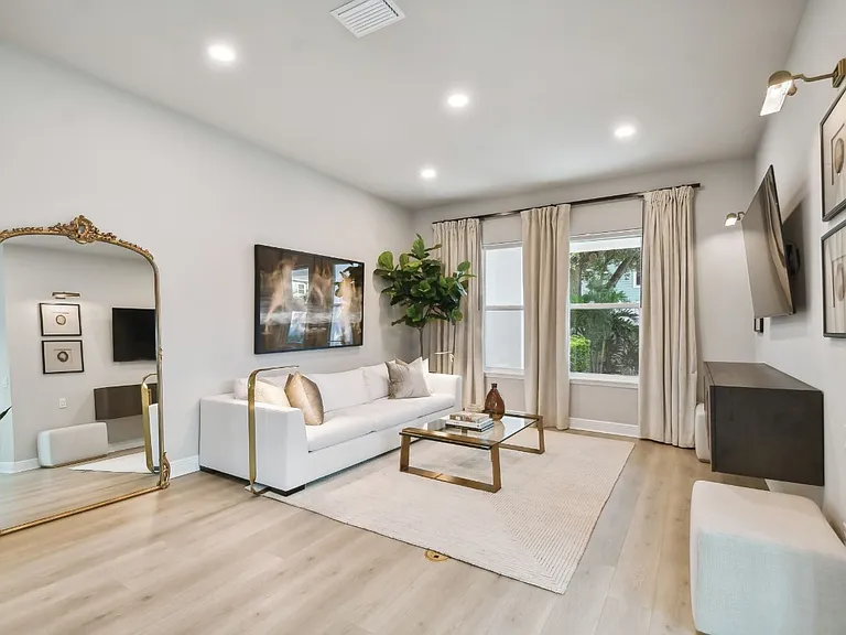 3814 W De Leon St #2 — Photo 9