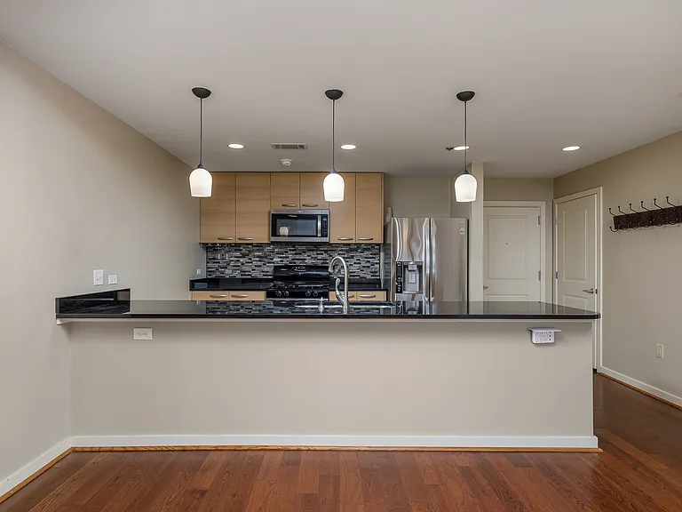 1200 Main St #306 — Photo 9