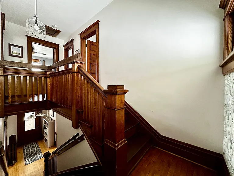 610 Jefferson St — Photo 34
