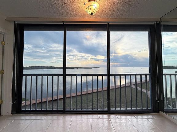 3rd image of 4620 Bay Blvd APT 1122