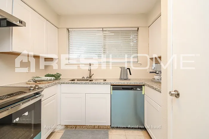 3 bed, 2.0 bath, 1701 sqft, $1,660 — Photo 4