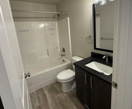 3rd image of 8217 SE Gray St