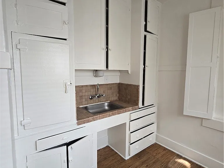 942 E 2nd St #12.5 — Photo 9