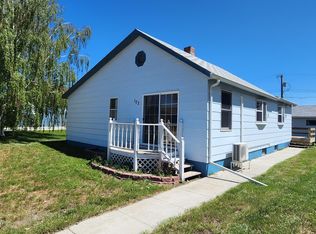 103 6th Ave NW, Bowman, ND 58623