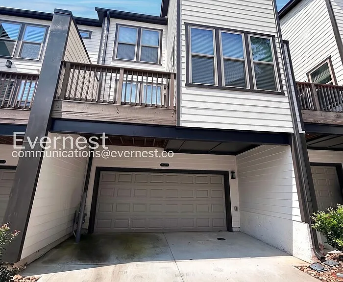 2114 Emmet Park Ln #108 — Photo 2