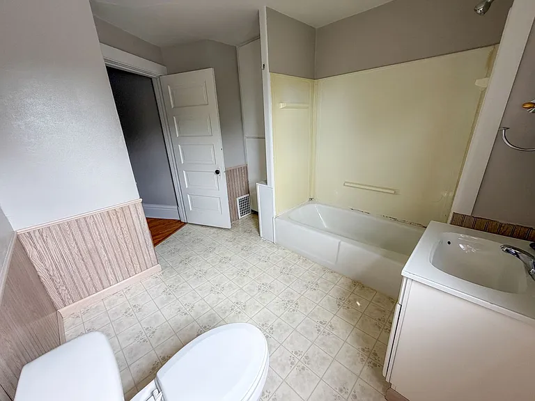 609 N Edmunds St — Photo 21