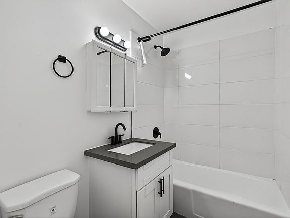 3rd image of 1208 S Norton Ave APT 15
