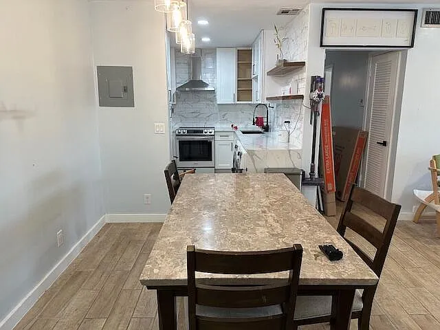 2220 NE 68th St #1023 — Photo 5