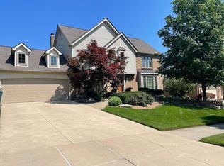 9757 Normandy Dr, Plymouth, MI 48170