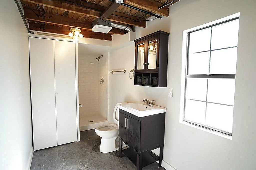 2 bed, 2.0 bath, 1002 sqft, $1,600 — Photo 2