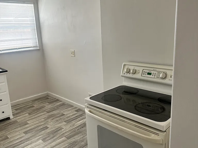 2736 Gunckel Blvd — Photo 5