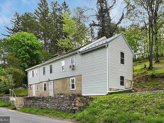 5th image of 177 W 2nd Mountain Rd