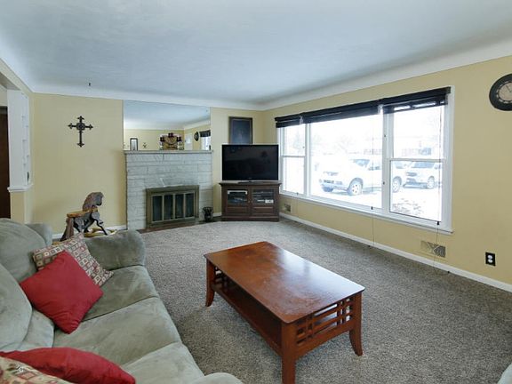 3rd image of 2029 Brook Dr