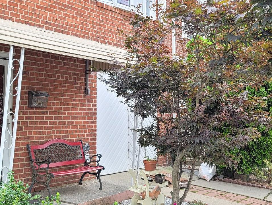 1st image of 2233 126th St #1F