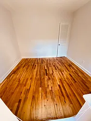 Rented by Metropolis Real Estate of Manhattan