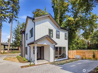 Isla, Kirkland, WA 98033