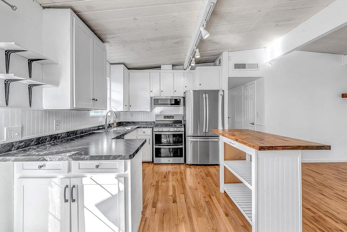 Pacific Grove, CA 93950