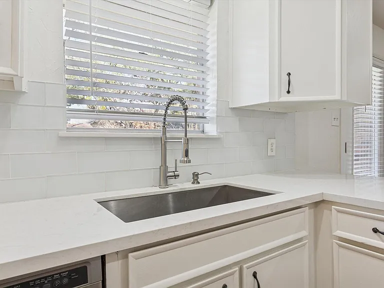 9642 Judalon Ln — Photo 11