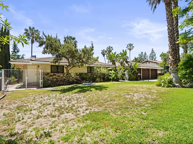 10307 Donna Ave — Photo 48