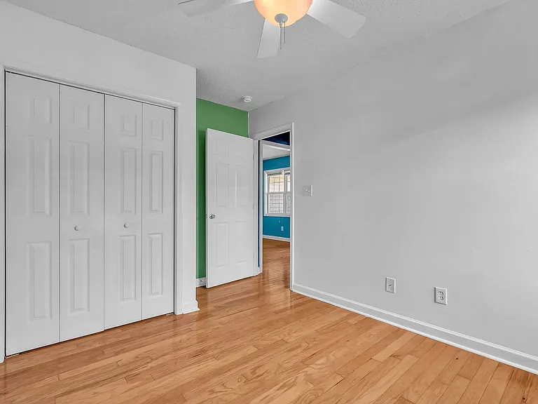 403 Arabian Ln — Photo 28