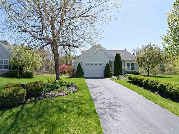 3rd image of 18 Danbury Ct