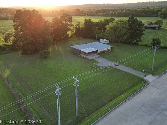2nd image of 600 N Paw Paw Rd